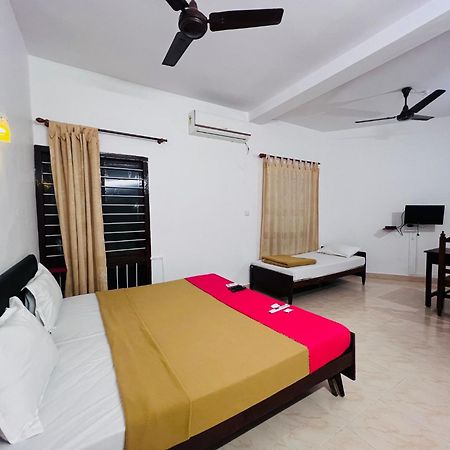 Hotel Sunday - Townhouse Club Airport Trivandrum Thiruvananthapuram Exterior photo